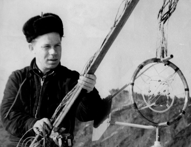 Галкин Леонид Михайлович с новешей аппаратурой 1960-1962